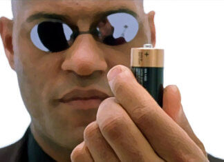 Morpheus hold a battery
